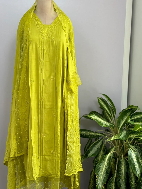 Mul Cotton V-Neck A-Line Kurti Set with Slits – Elegant Comfort Wear